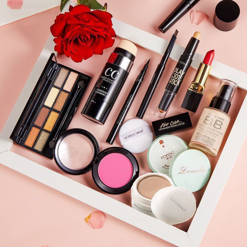 过期化妆品可能带来健康风险,建议及时停用并妥善处理